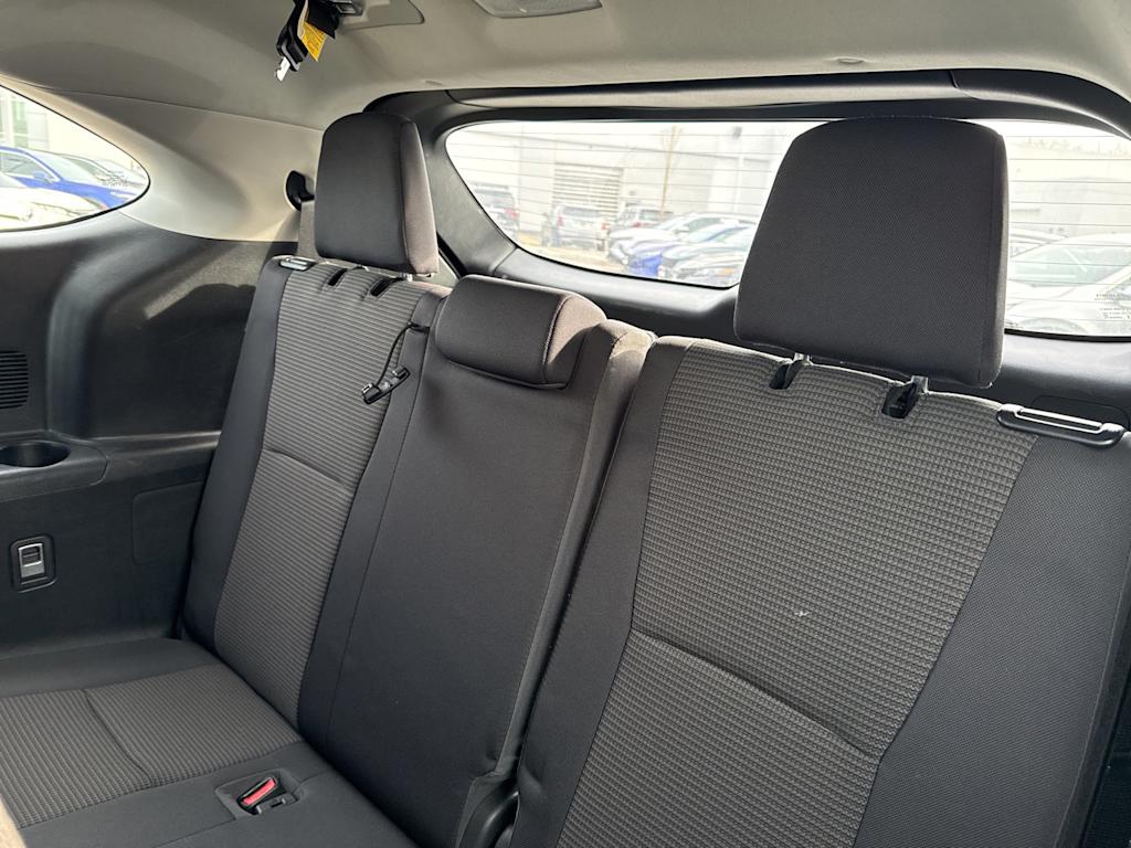 Thumbnail: 2023 Toyota Highlander - 20