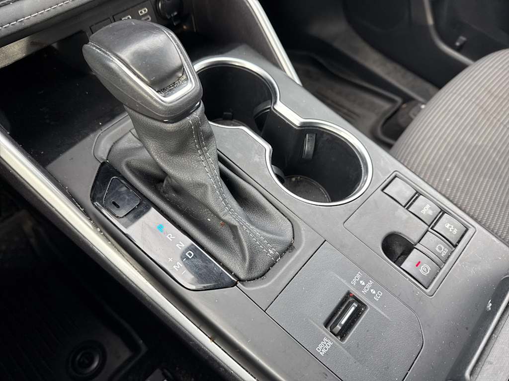 Thumbnail: 2023 Toyota Highlander - 15