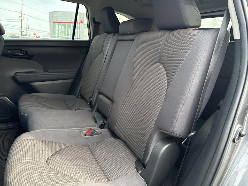 Thumbnail: 2023 Toyota Highlander - 11