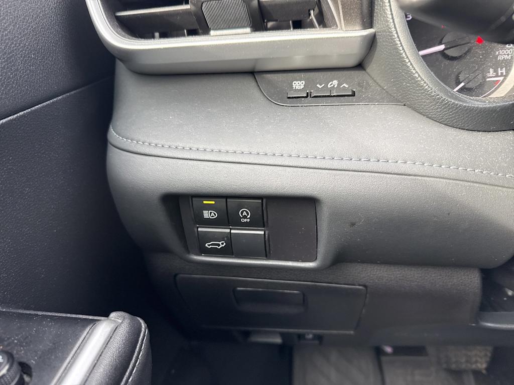 Thumbnail: 2023 Toyota Highlander - 25