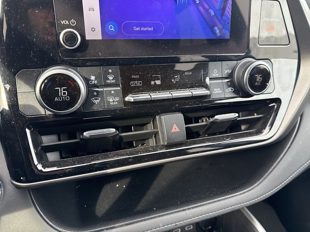 Thumbnail: 2023 Toyota Highlander - 24