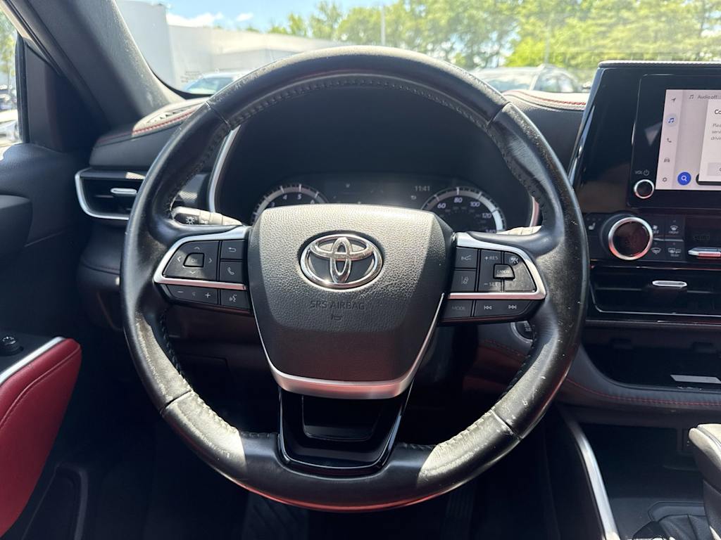 Thumbnail: 2023 Toyota Highlander - 10