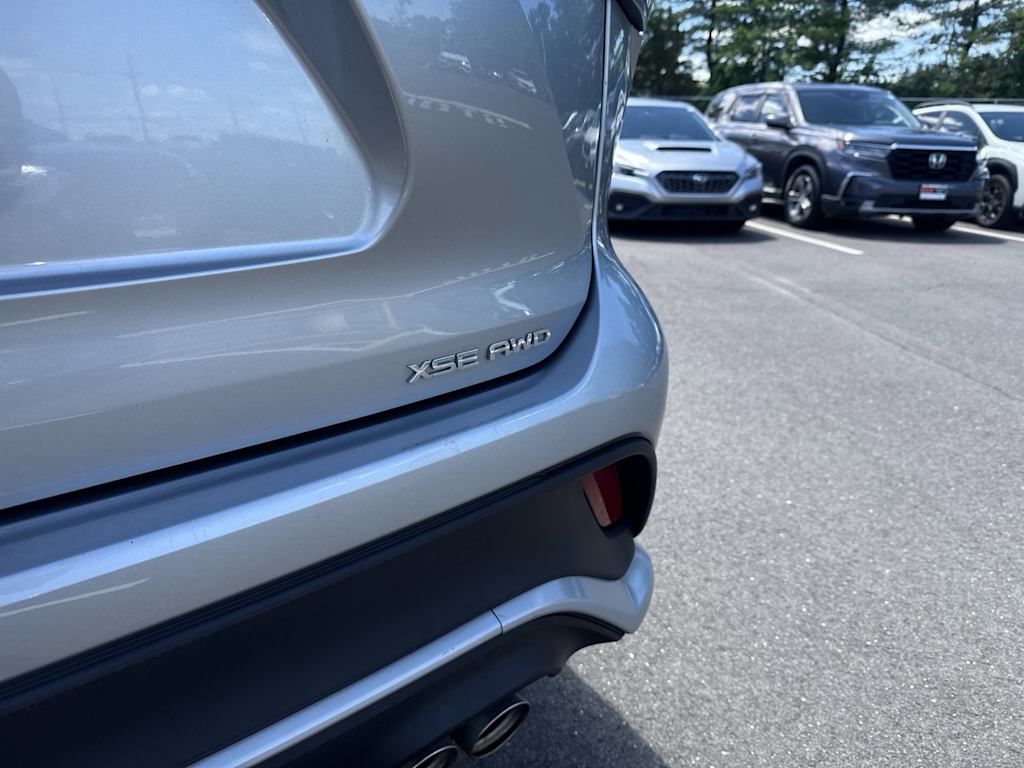 Thumbnail: 2023 Toyota Highlander - 5