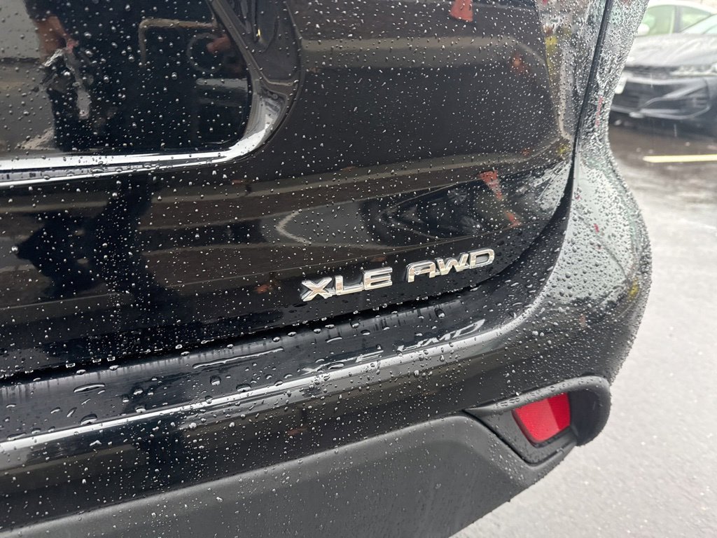 Thumbnail: 2023 Toyota Highlander - 6