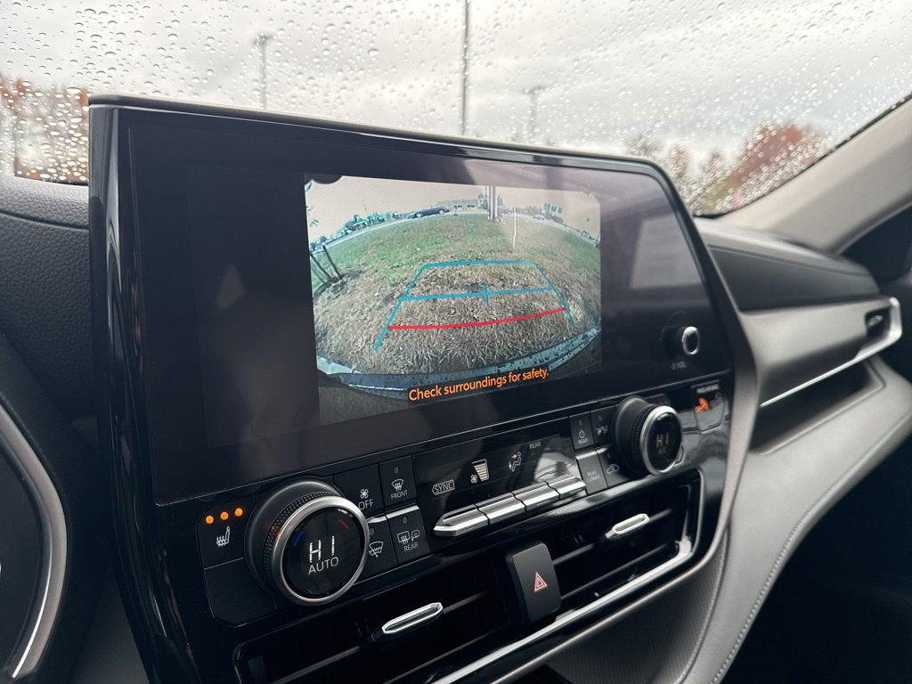 Thumbnail: 2023 Toyota Highlander - 24