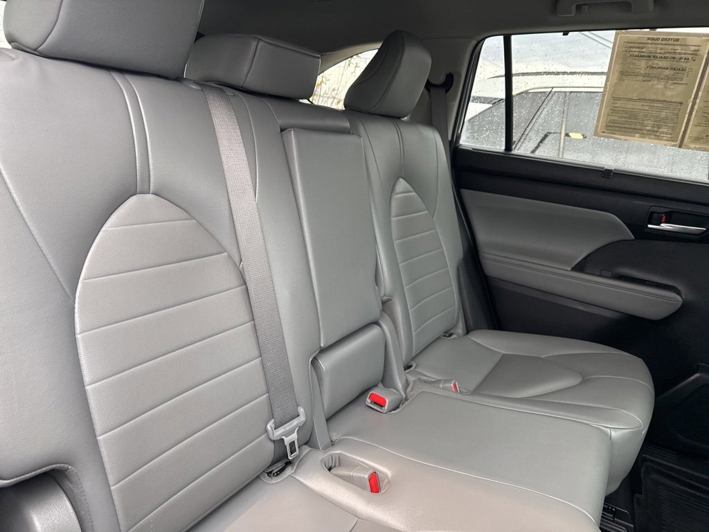 Thumbnail: 2023 Toyota Highlander - 22