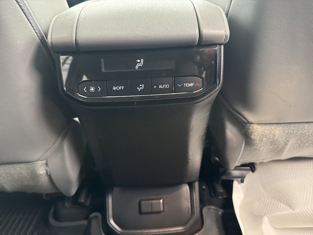 Thumbnail: 2023 Toyota Highlander - 30