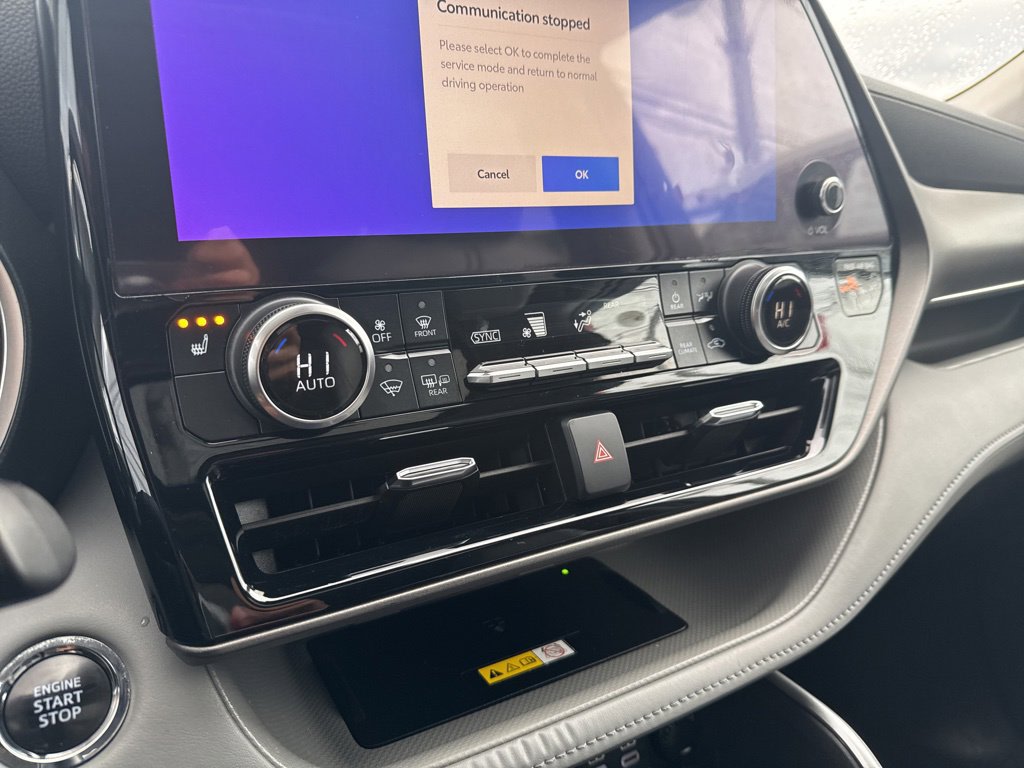 Thumbnail: 2023 Toyota Highlander - 25