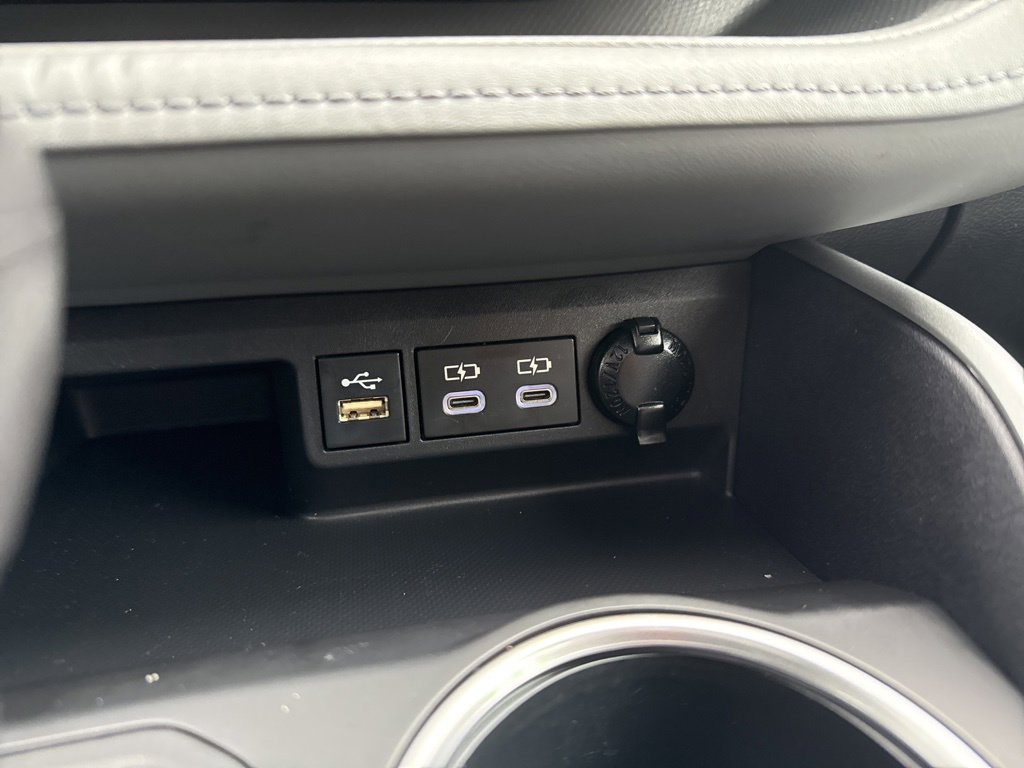 Thumbnail: 2023 Toyota Highlander - 27