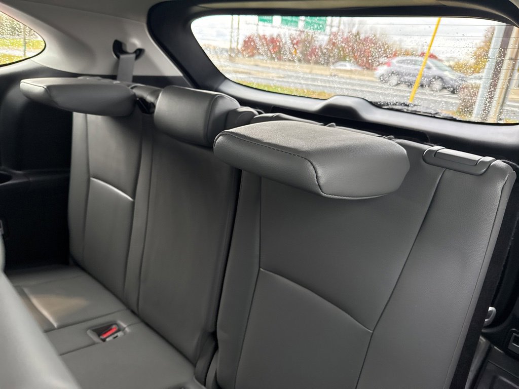 Thumbnail: 2023 Toyota Highlander - 21