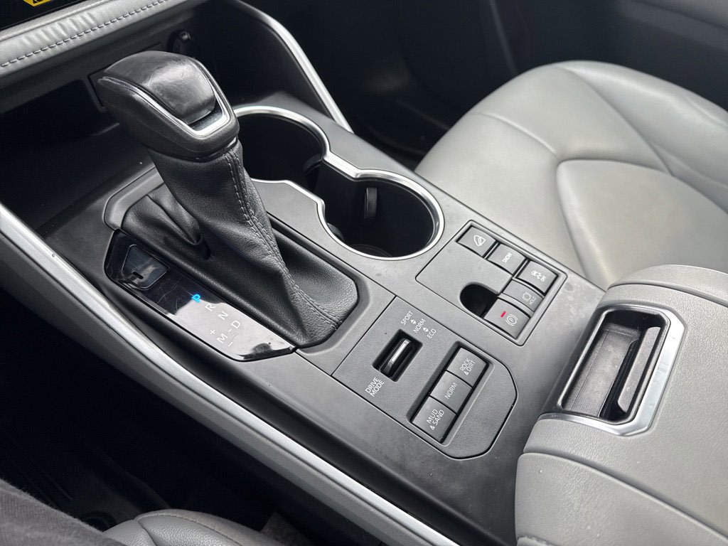 Thumbnail: 2023 Toyota Highlander - 15