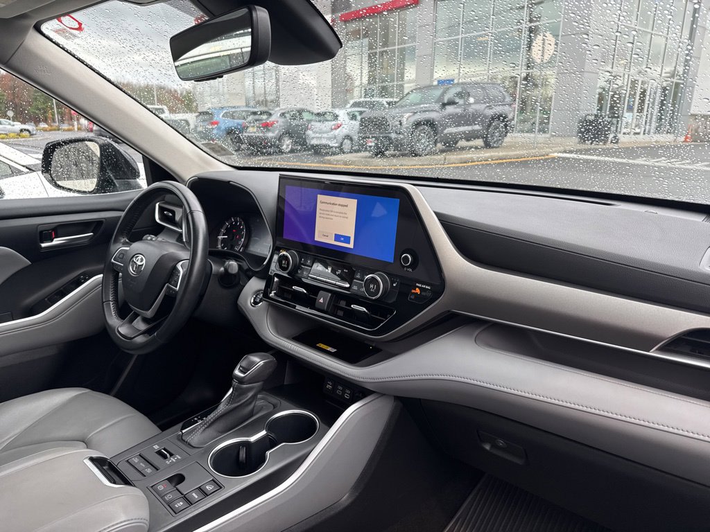 Thumbnail: 2023 Toyota Highlander - 8