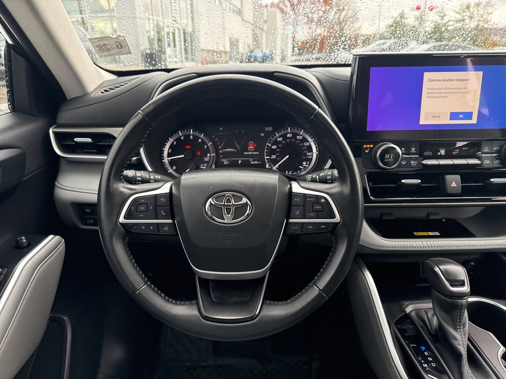 Thumbnail: 2023 Toyota Highlander - 12