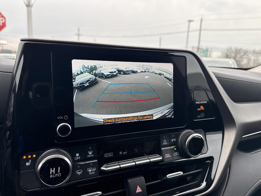 Thumbnail: 2023 Toyota Highlander - 22