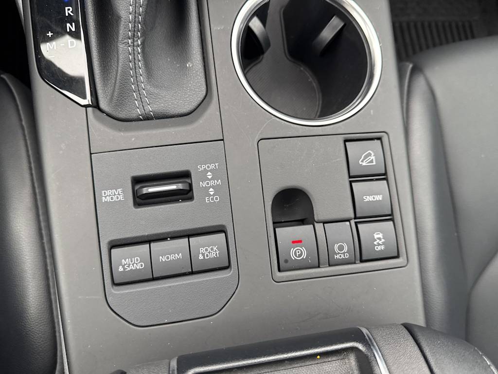 Thumbnail: 2023 Toyota Highlander - 24