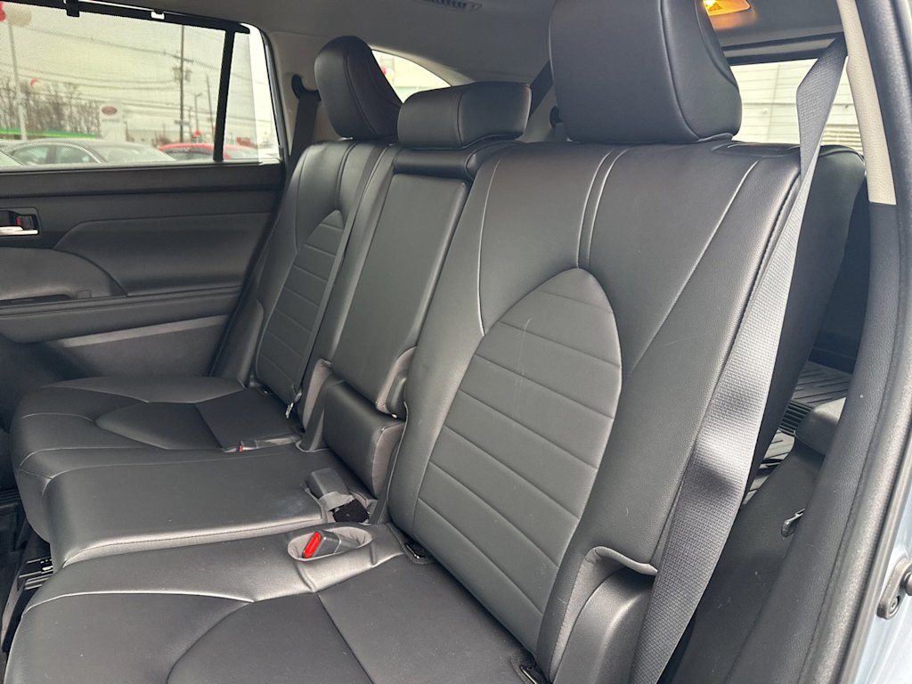 Thumbnail: 2023 Toyota Highlander - 11