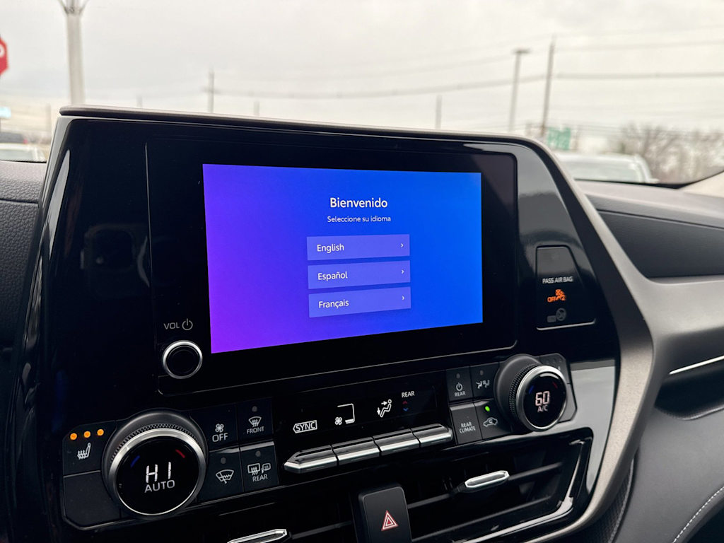 Thumbnail: 2023 Toyota Highlander - 14