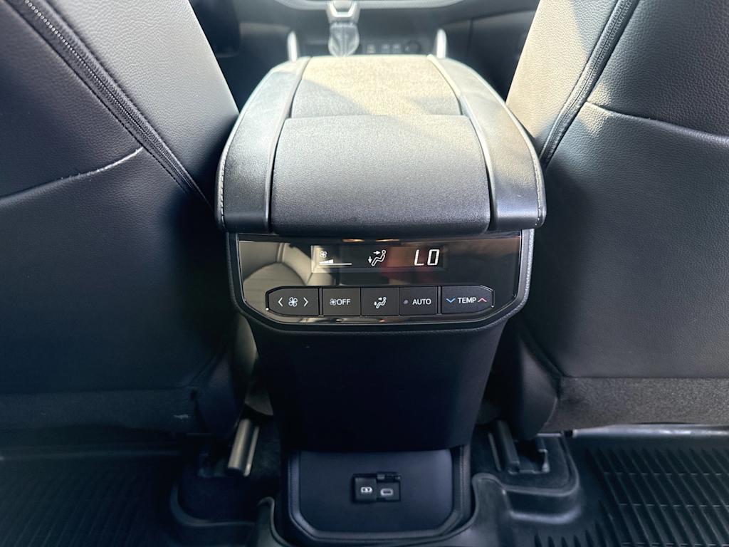 Thumbnail: 2024 Toyota Highlander - 23
