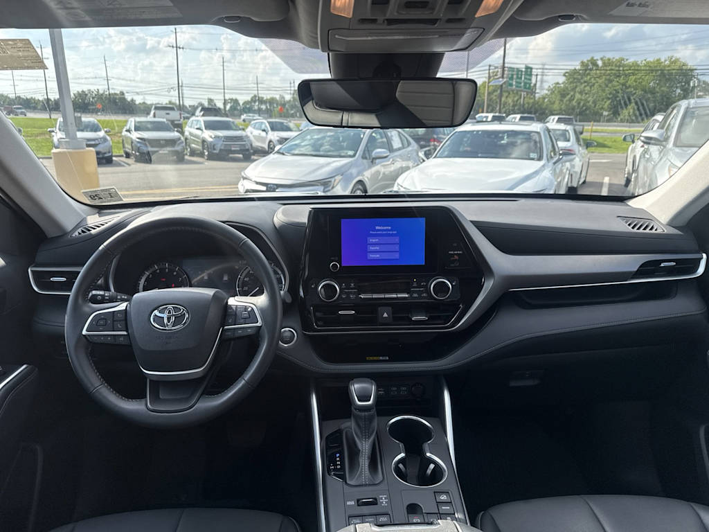 Thumbnail: 2024 Toyota Highlander - 13