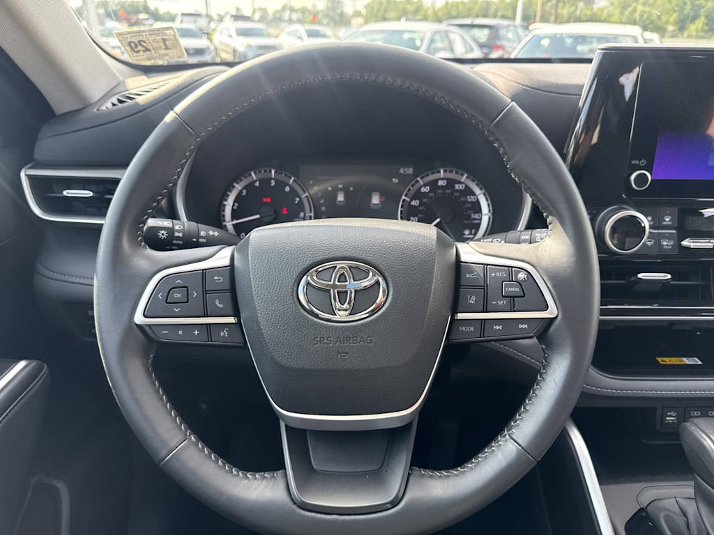 Thumbnail: 2024 Toyota Highlander - 12