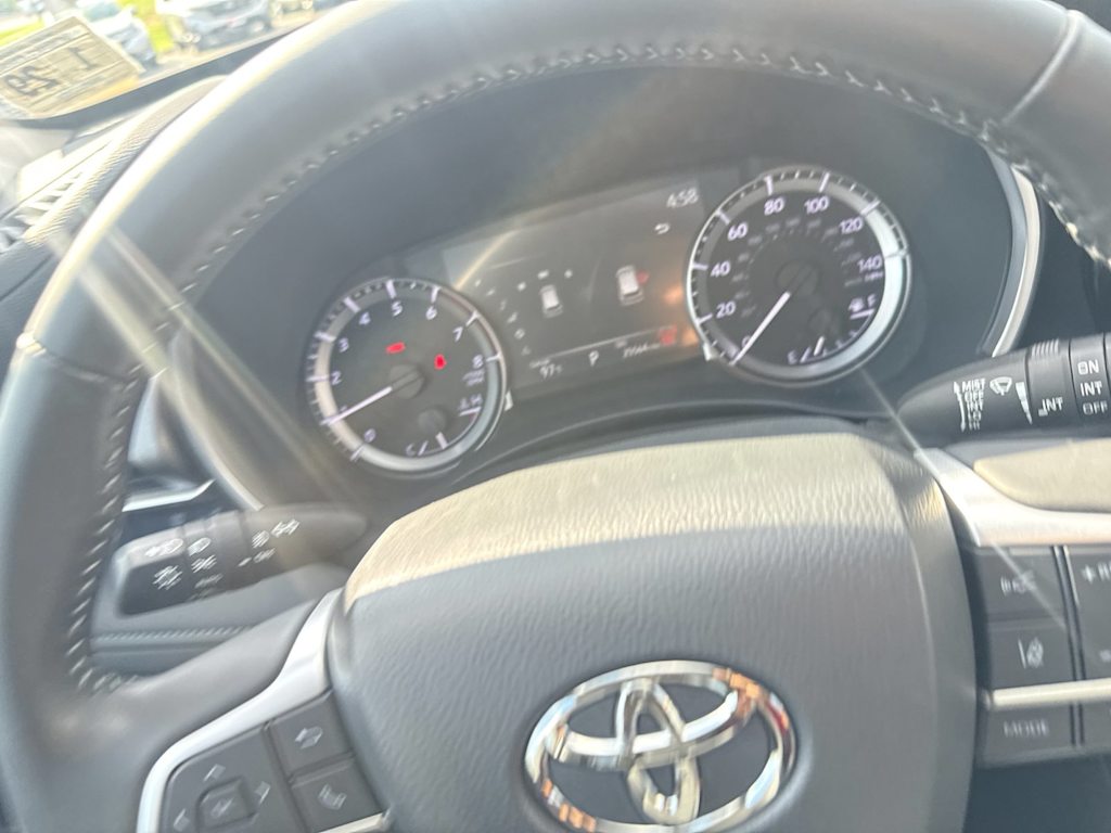 Thumbnail: 2024 Toyota Highlander - 24