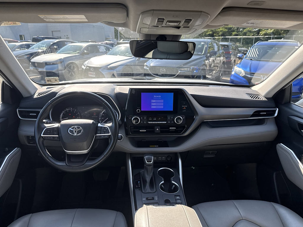 Thumbnail: 2023 Toyota Highlander - 13