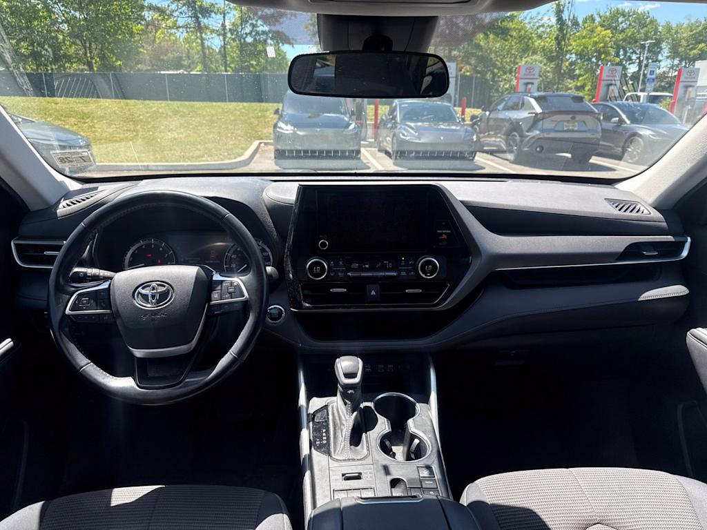 Thumbnail: 2023 Toyota Highlander - 13