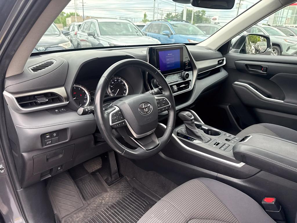 Thumbnail: 2023 Toyota Highlander - 2