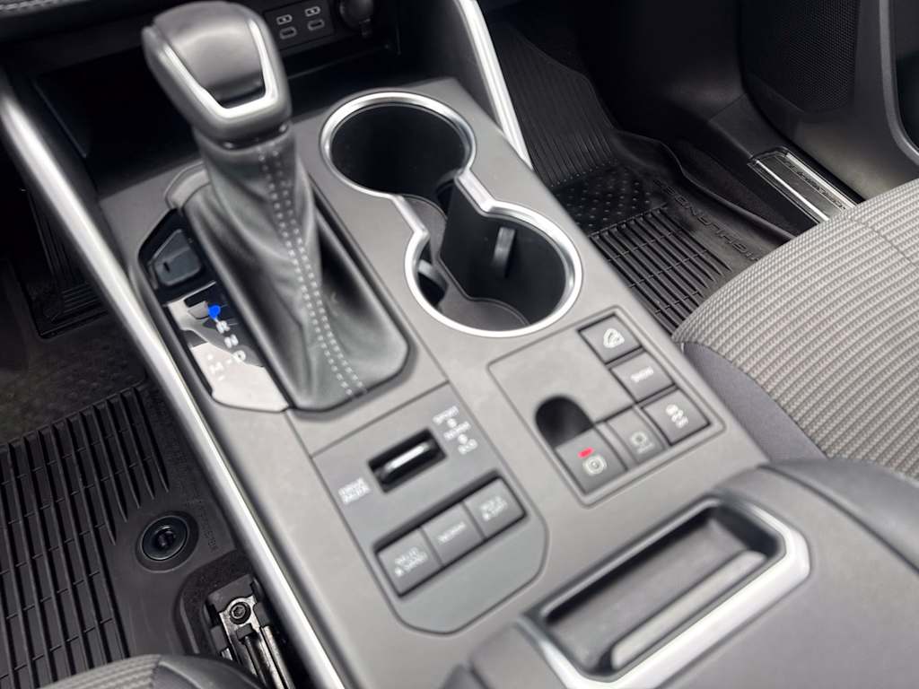 Thumbnail: 2023 Toyota Highlander - 24