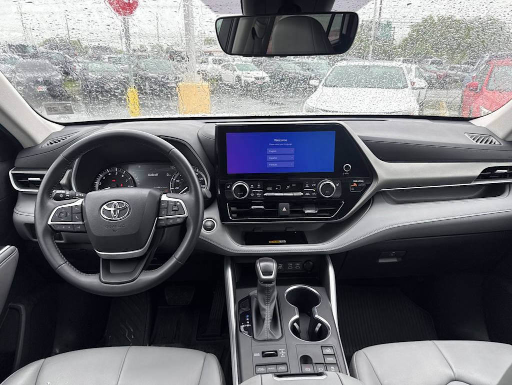 Thumbnail: 2024 Toyota Highlander - 13