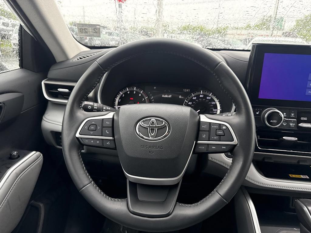 Thumbnail: 2024 Toyota Highlander - 12