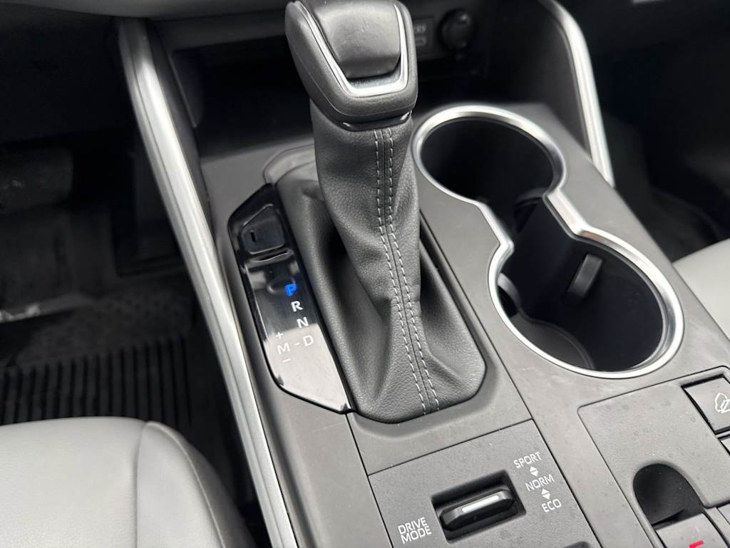 Thumbnail: 2024 Toyota Highlander - 15