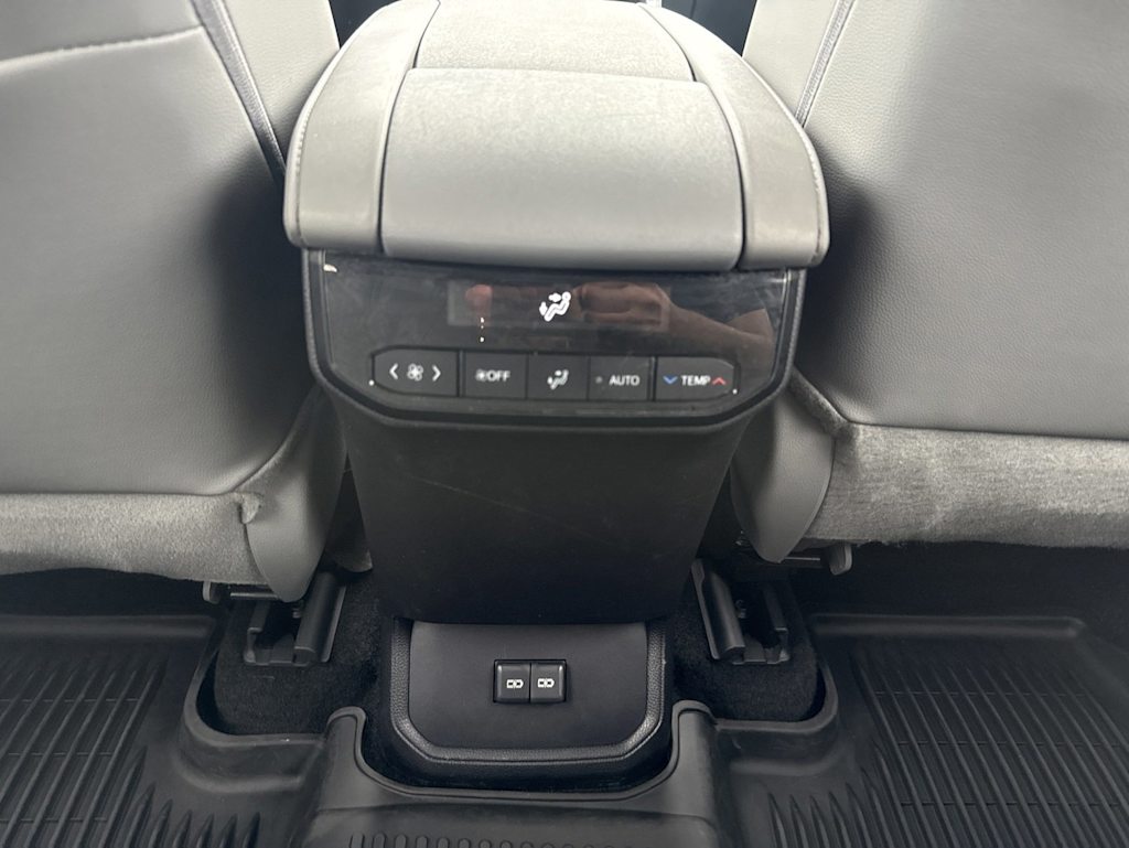 Thumbnail: 2024 Toyota Highlander - 34