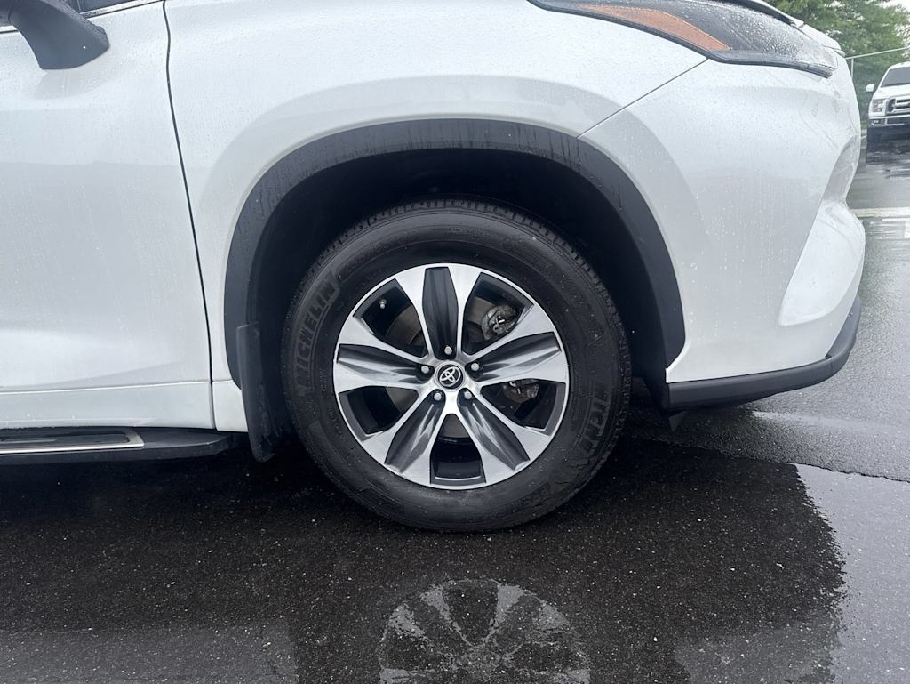 Thumbnail: 2024 Toyota Highlander - 7