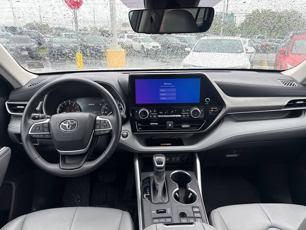 Thumbnail: 2024 Toyota Highlander - 28