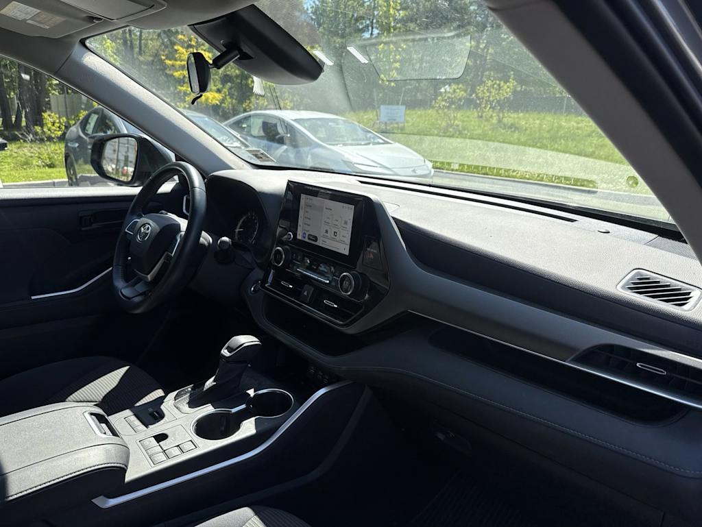 Thumbnail: 2023 Toyota Highlander - 8