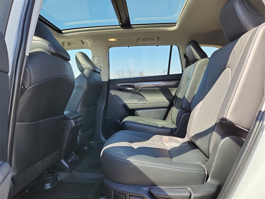 2023 Toyota Highlander Platinum 11