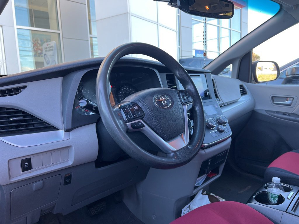 Thumbnail: 2015 Toyota Sienna - 2