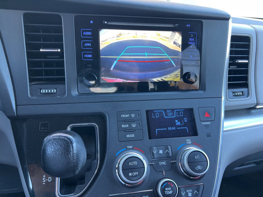 Thumbnail: 2015 Toyota Sienna - 6