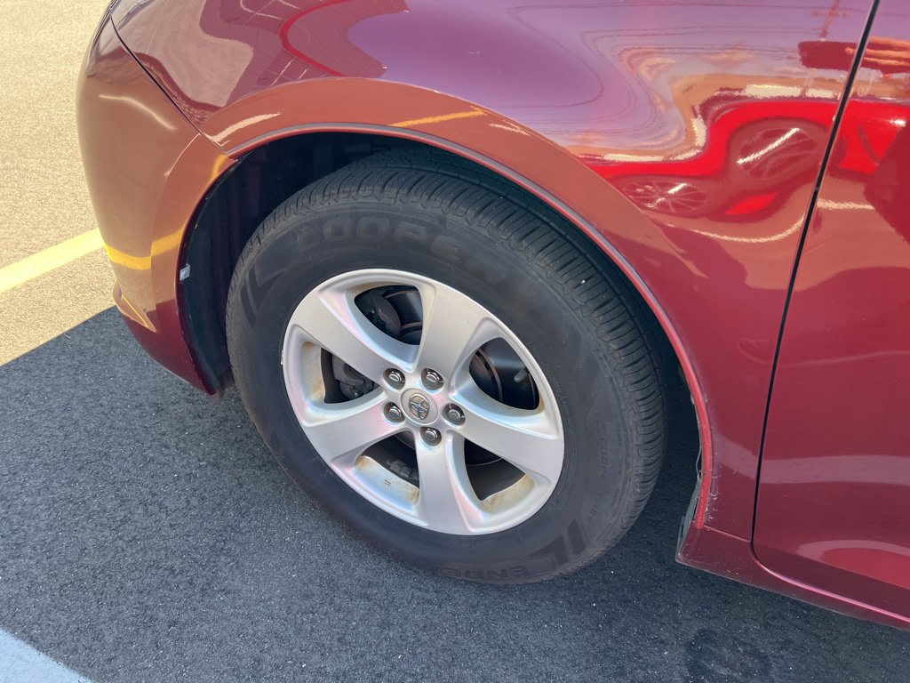 Thumbnail: 2015 Toyota Sienna - 4