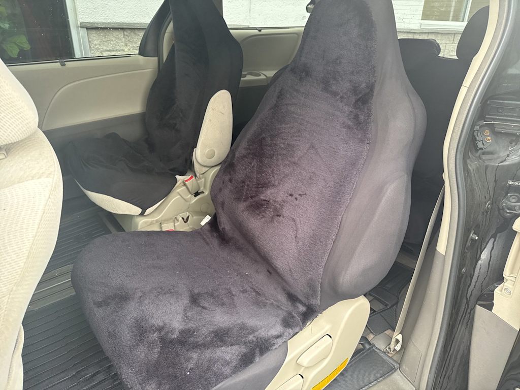 Thumbnail: 2014 Toyota Sienna - 9