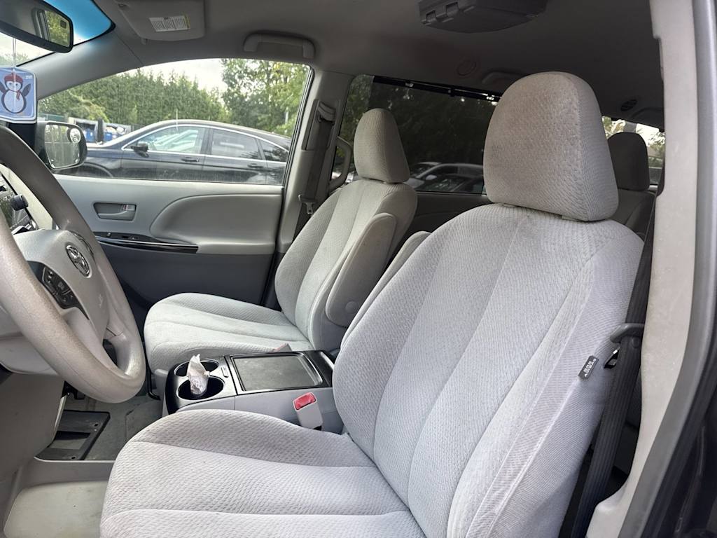 Thumbnail: 2012 Toyota Sienna - 7