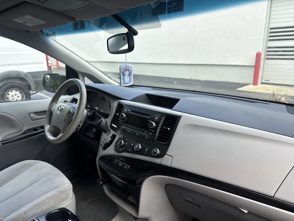 Thumbnail: 2012 Toyota Sienna - 6