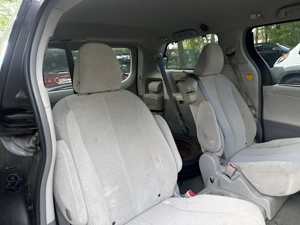Thumbnail: 2012 Toyota Sienna - 18