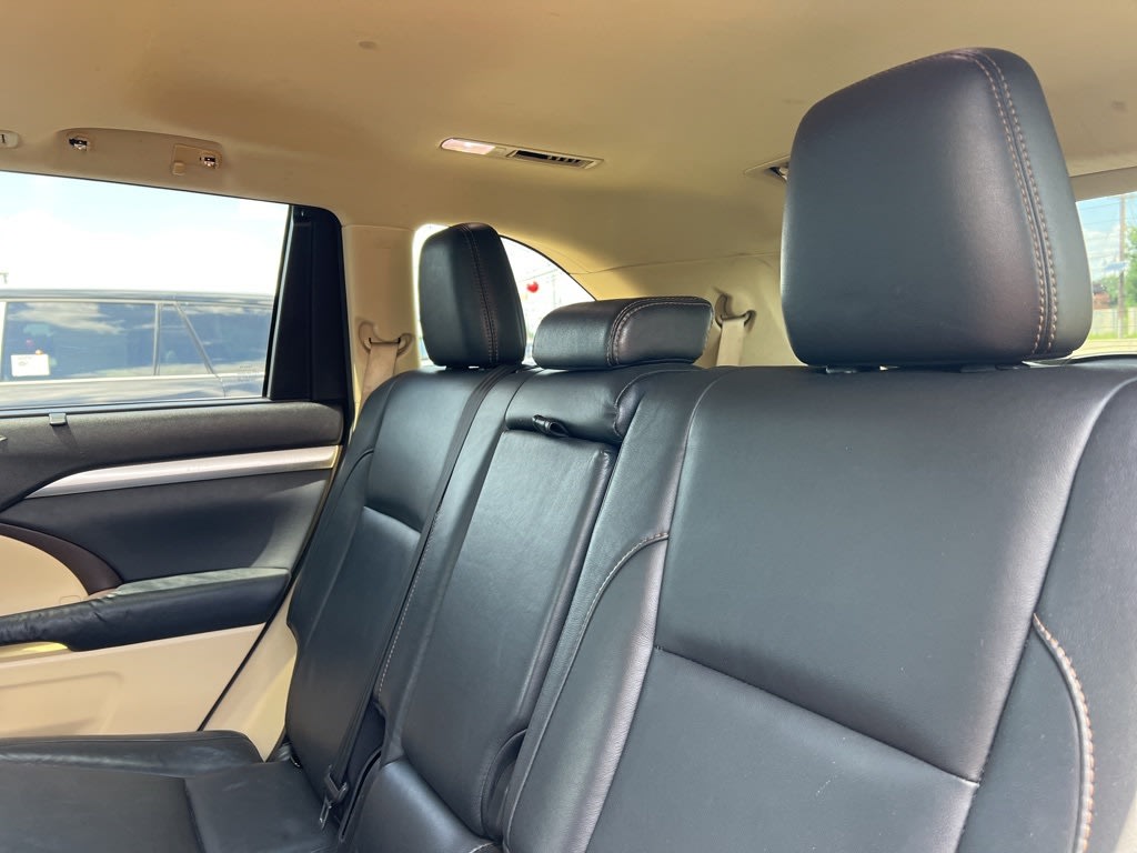 Thumbnail: 2014 Toyota Highlander - 5