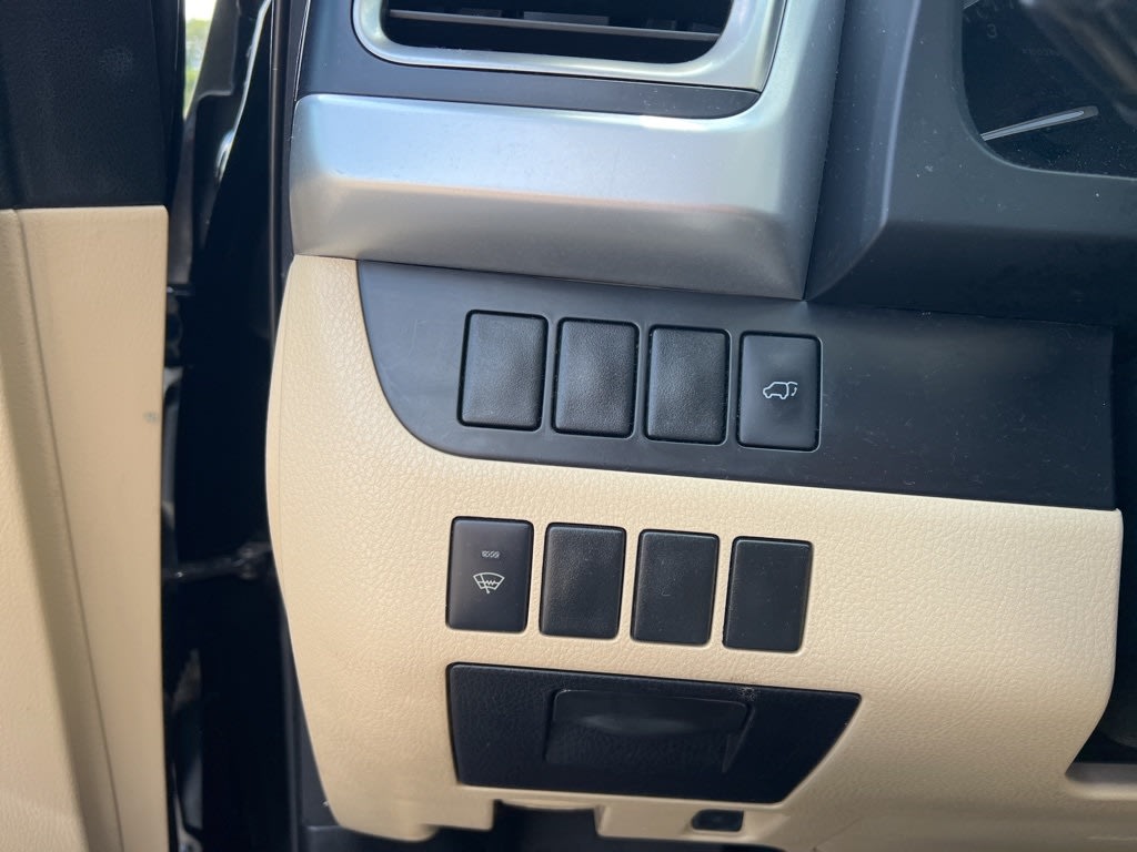 Thumbnail: 2014 Toyota Highlander - 13