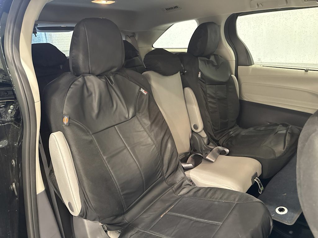 Thumbnail: 2021 Toyota Sienna - 20