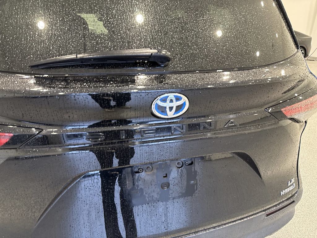 Thumbnail: 2021 Toyota Sienna - 6
