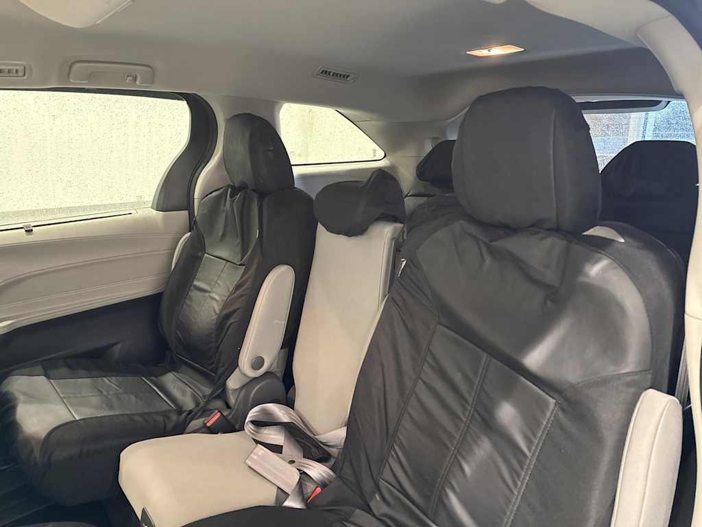 Thumbnail: 2021 Toyota Sienna - 10