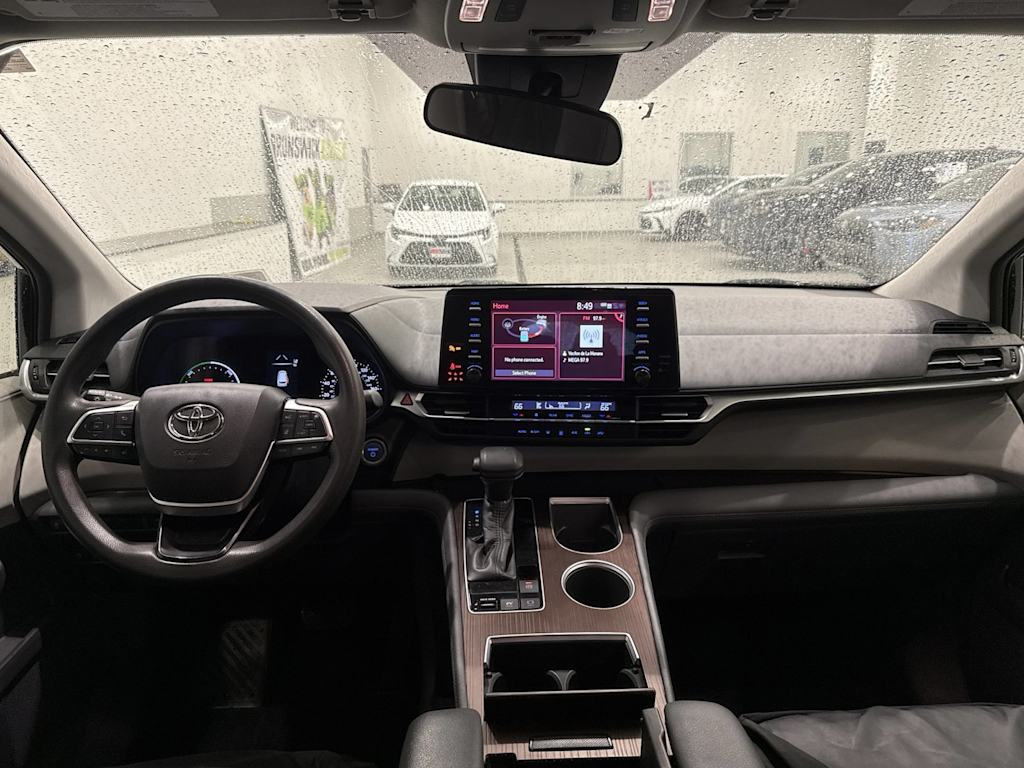 Thumbnail: 2021 Toyota Sienna - 12
